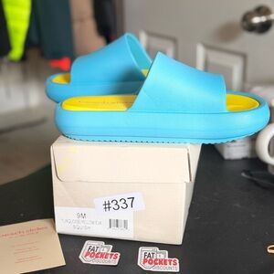 J SLIDES  Beach Slides Turquoise  Eva Squish Women's Size 9 NEW IN BOX